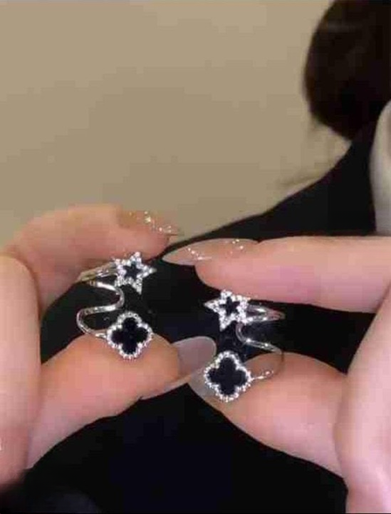 Sparkling Clover Star Earrings – Gold Plated with Black Enamel & Crystals